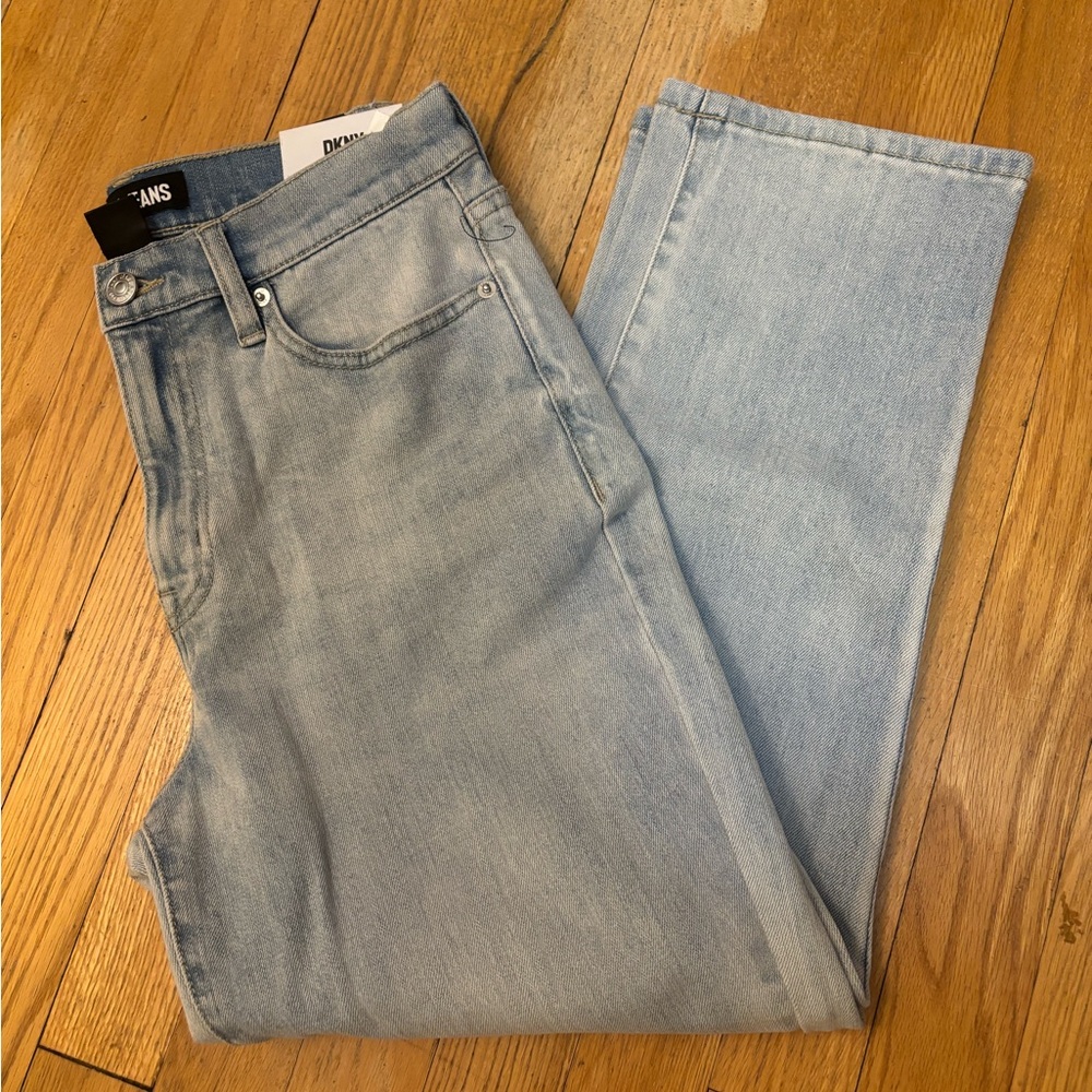 DKNY NWT Light Wash Denim Jeans